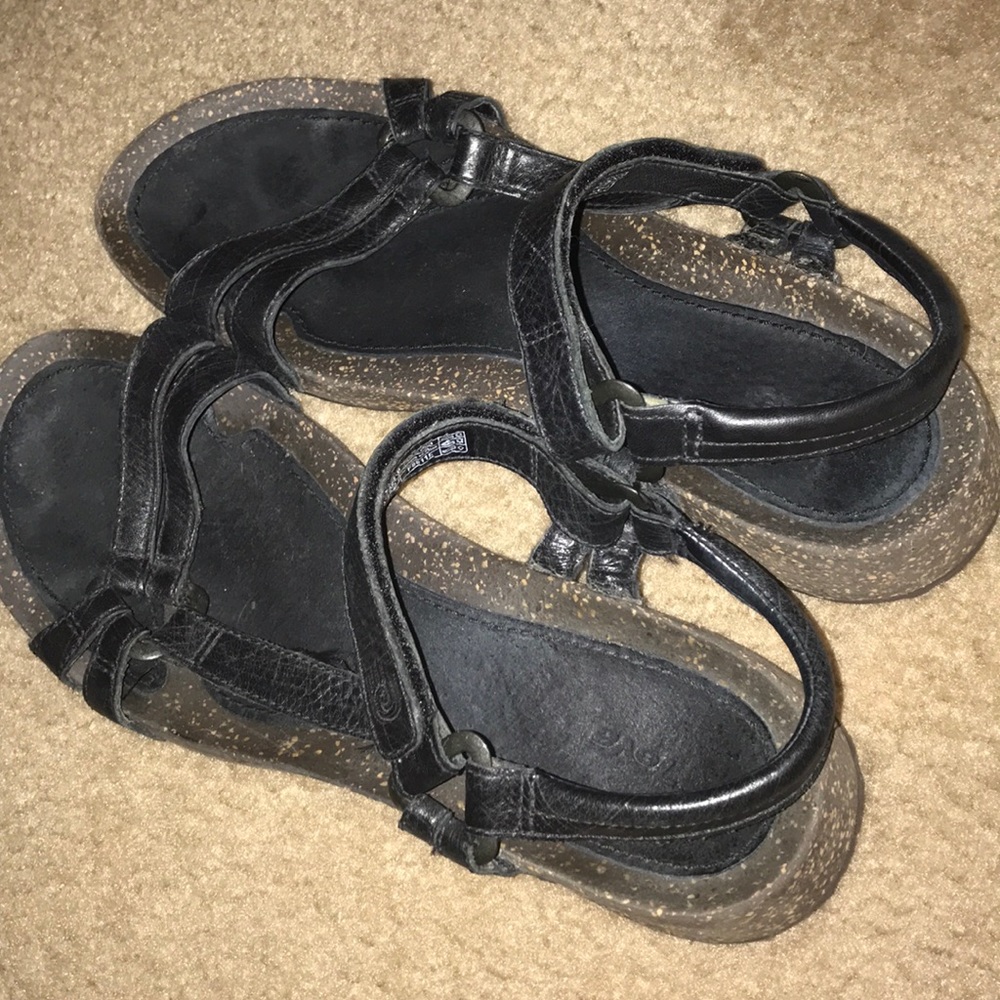 Tevas sandals flash sale!!